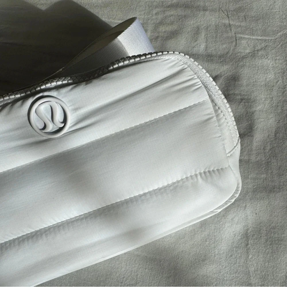 🆕 Lululemon Everywhere Belt Bag Wunder Puff White